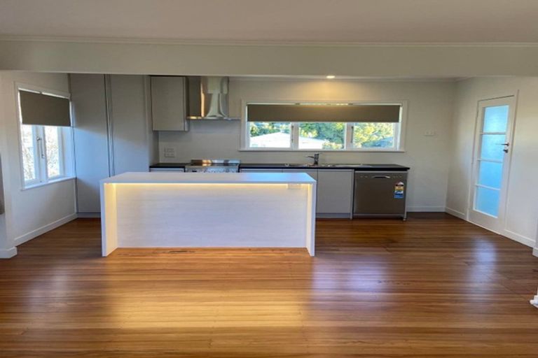 Photo of property in 3 Adriatic Avenue, Henderson, Auckland, 0612