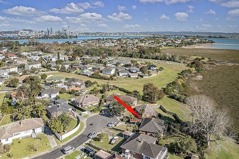 Photo of property in 24 Philomel Crescent, Bayswater, Auckland, 0622