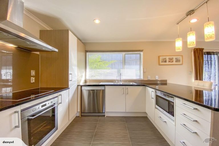 Photo of property in 30 Bradnor Meadows Drive, Swanson, Auckland, 0612