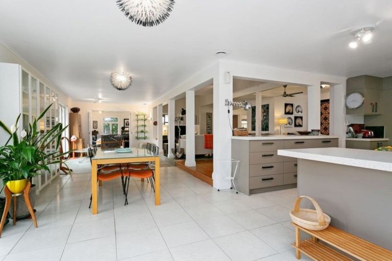 Photo of property in 263 Shakespeare Street, Leamington, Cambridge, 3432