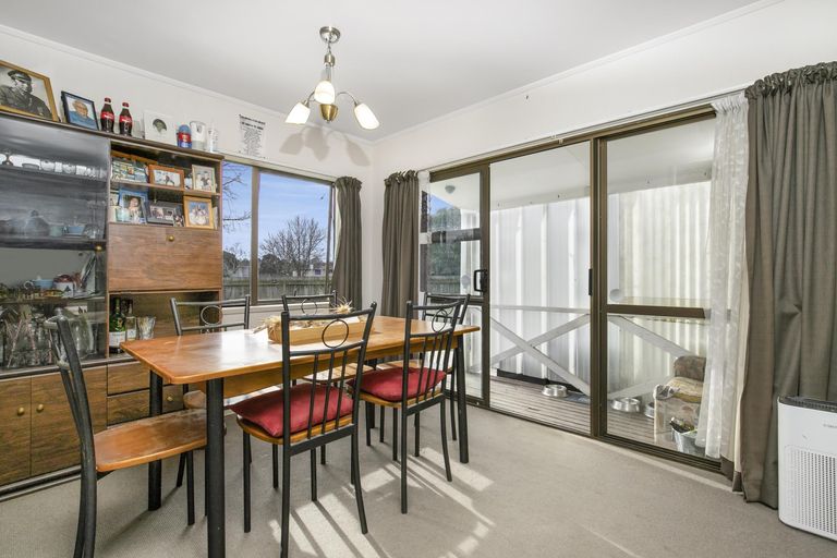 Photo of property in 12 Tilbrook Place, Papakura, 2110