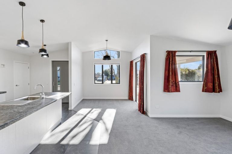 Photo of property in 5 Jeffares Place, Taradale, Napier, 4112