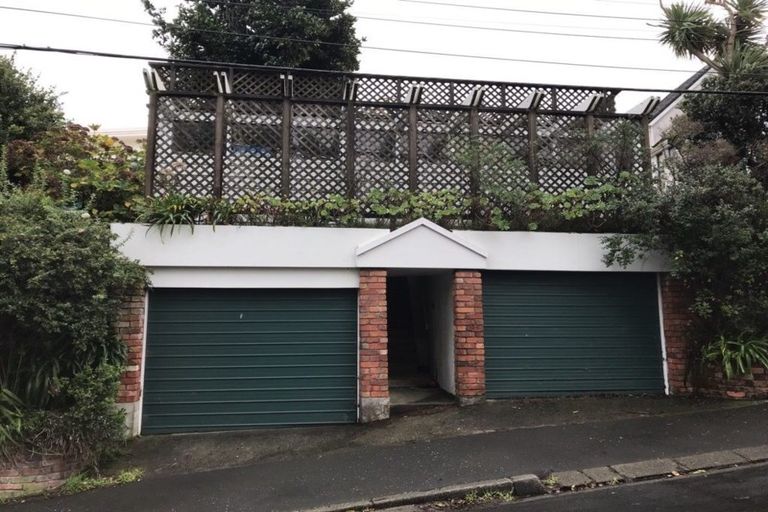 Photo of property in 34 Grove Road, Kelburn, Wellington, 6012