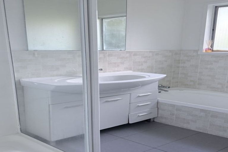 Photo of property in 2 Cosy Place, Howick, Auckland, 2014
