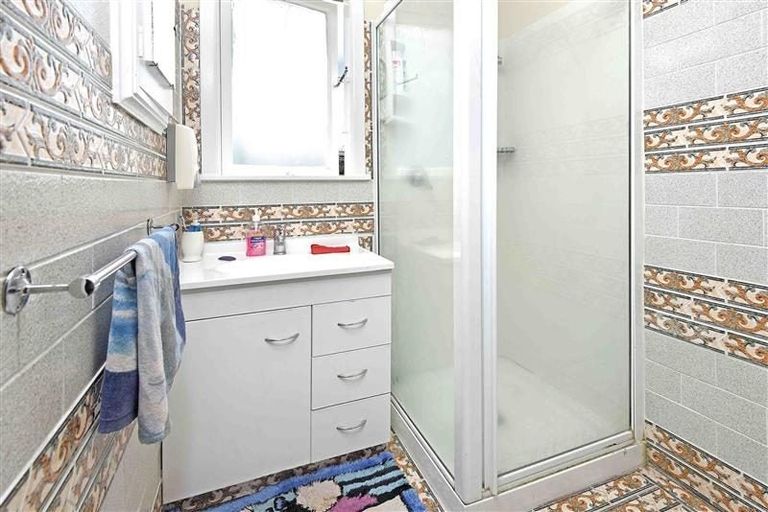 Photo of property in 1/2 Barrie Avenue, Papatoetoe, Auckland, 2025