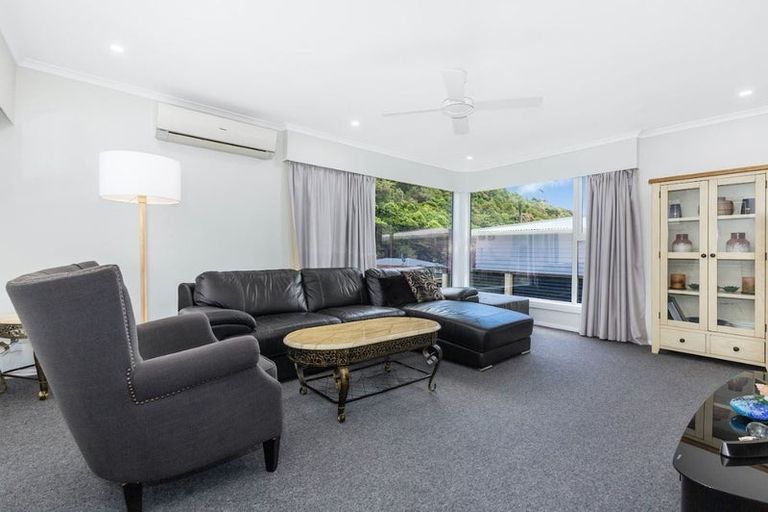 Photo of property in 33 Sunny Grove, Wainuiomata, Lower Hutt, 5014