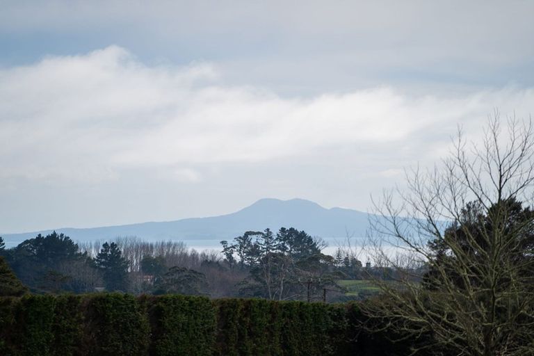 Photo of property in 34 Waikopua Road, Whitford, 2571