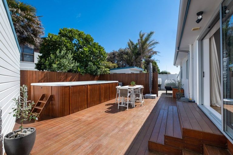 Photo of property in 60 Le Quesne Road, Bay View, Napier, 4104