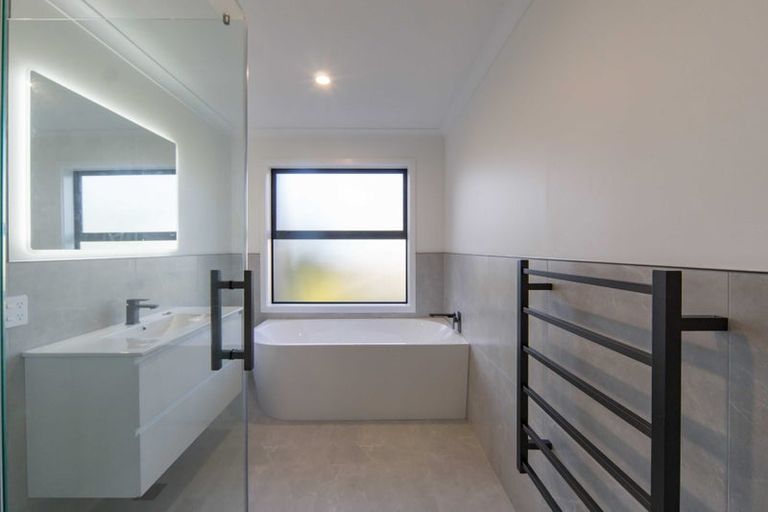 Photo of property in 2/11 Comries Road, Chartwell, Hamilton, 3210