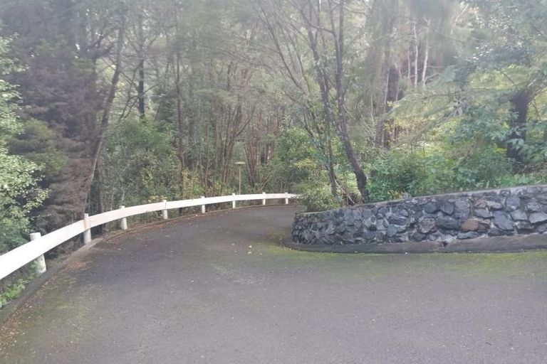 Photo of property in 7b Tiniroa Grove, Silverstream, Upper Hutt, 5019