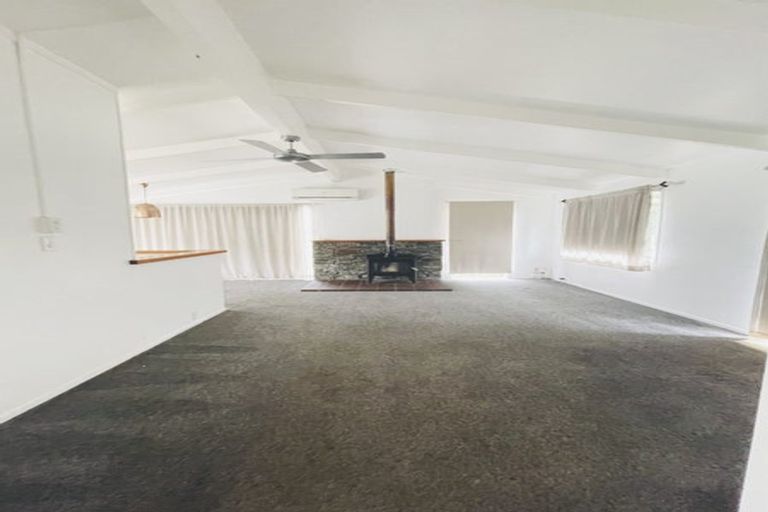 Photo of property in 13 Lismore Place, Papatoetoe, Auckland, 2025