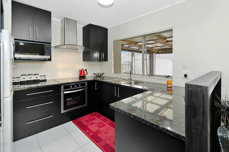 Photo of property in 24a Wai Iti Place, Clendon Park, Auckland, 2103
