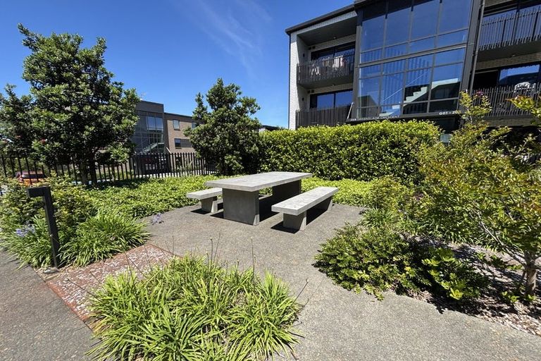 Photo of property in 201/2b Matatiki Street, Northcote, Auckland, 0627