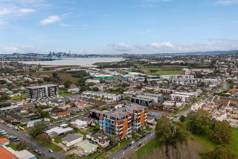 Photo of property in 302/28 Killarney Street, Takapuna, Auckland, 0622