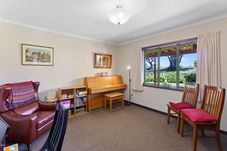 Photo of property in 2 Kitchener Street, Te Horo Beach, Otaki, 5581