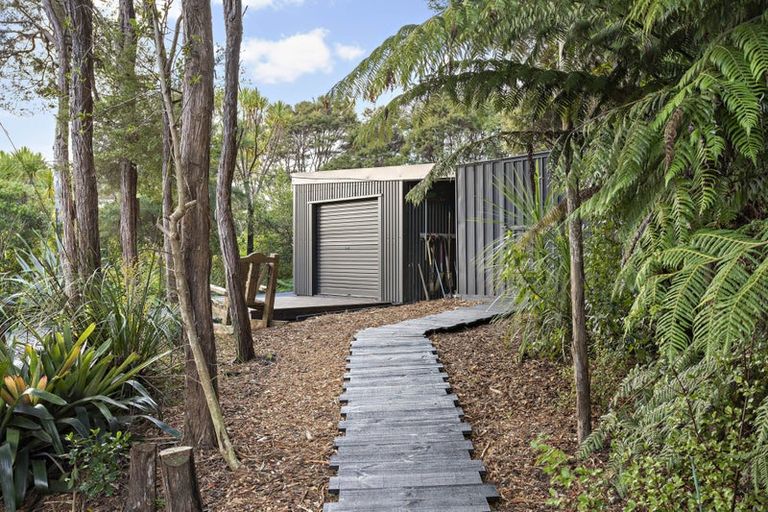 Photo of property in 10 Bendalls Lane, Oratia, Auckland, 0604