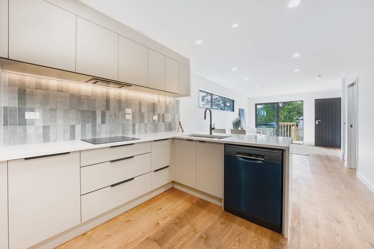 Photo of property in 23b Caribbean Drive, Unsworth Heights, Auckland, 0632