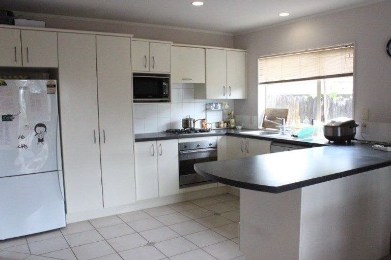 Photo of property in 1/25 Keswick Close, Northpark, Auckland, 2013