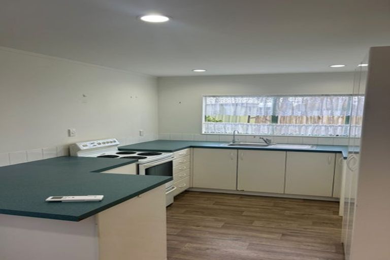 Photo of property in 1/8 Holman Road, Te Atatu Peninsula, Auckland, 0610