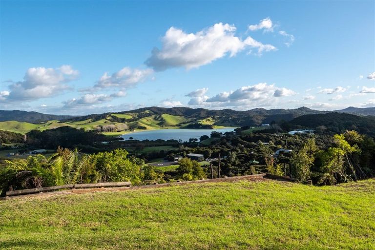 Photo of property in 276a Kempthorne Road, Russell, 0272