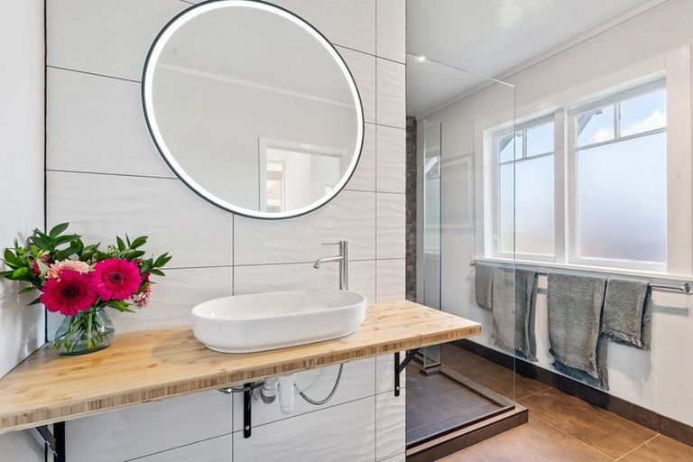 Photo of property in 18 Penton Road, Stanmore Bay, Whangaparaoa, 0932