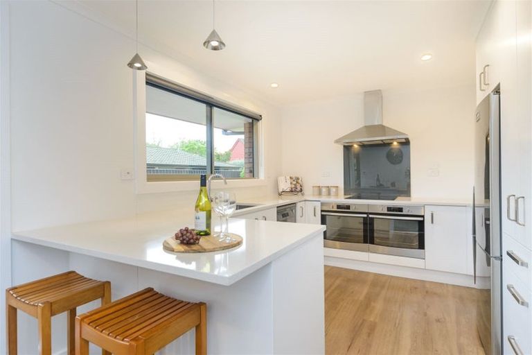 Photo of property in 102 Waterloo Crescent, Hokowhitu, Palmerston North, 4410