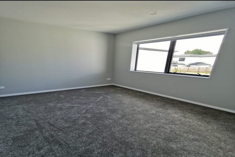 Photo of property in 13a Windermere Crescent, Blockhouse Bay, Auckland, 0600