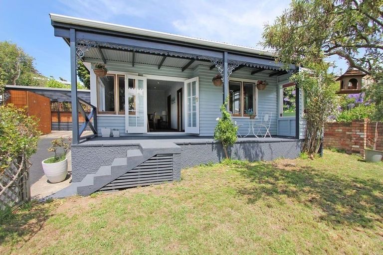 Photo of property in 132 Paremata Road, Paremata, Porirua, 5024