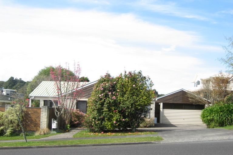 Photo of property in 82 Heta Road, Highlands Park, New Plymouth, 4312