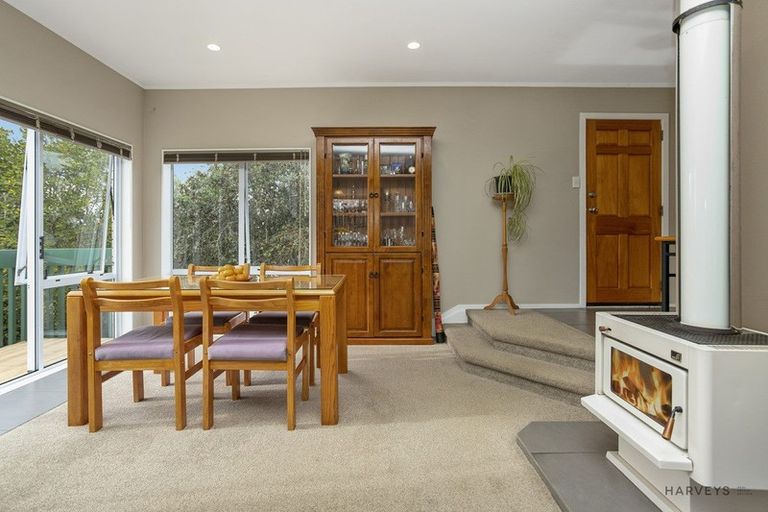 Photo of property in 1 Lesa Annis Place, Henderson, Auckland, 0612