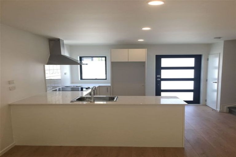 Photo of property in 3/7 South Pacific Place, Henderson, Auckland, 0612