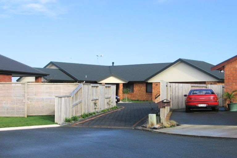 Photo of property in 9 Shiraz Place, Rototuna, Hamilton, 3210