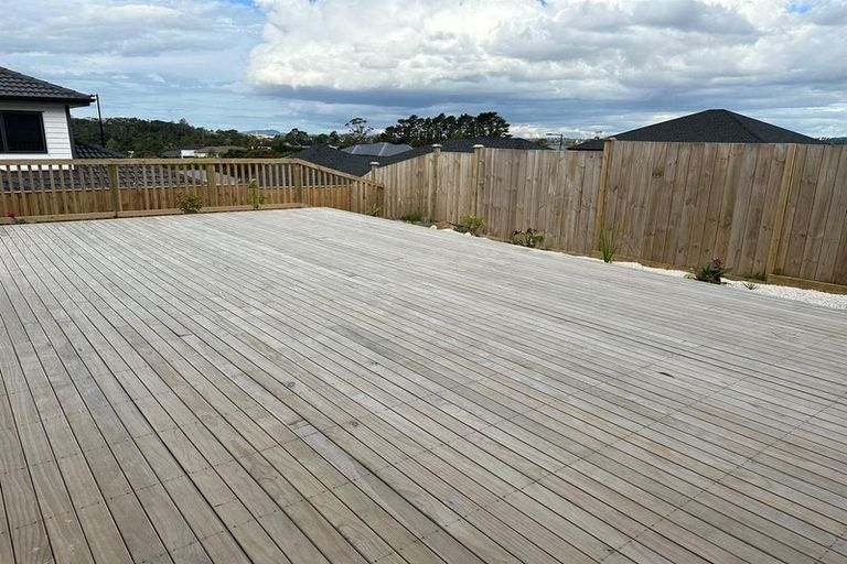 Photo of property in 13 Lumber Rise, Swanson, Auckland, 0614