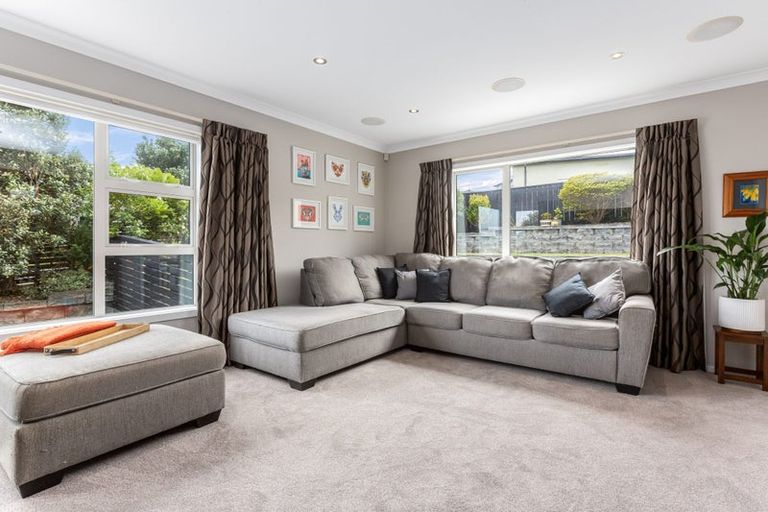 Photo of property in 15 Sumner Terrace, Aotea, Porirua, 5024