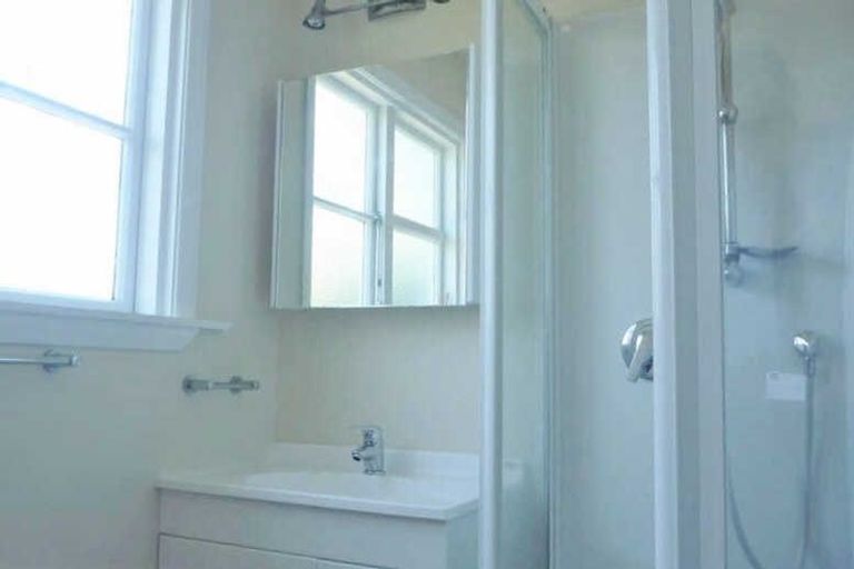 Photo of property in 30 Christian Street, Bryndwr, Christchurch, 8053