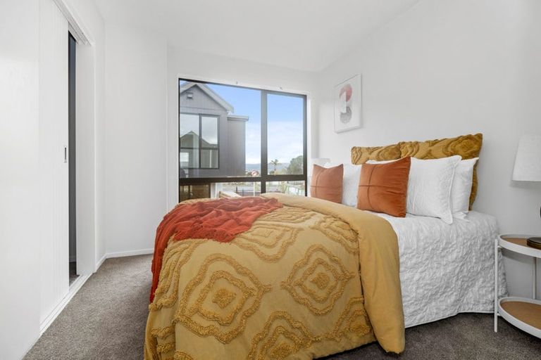 Photo of property in 9/267 Great North Road, Henderson, Auckland, 0612