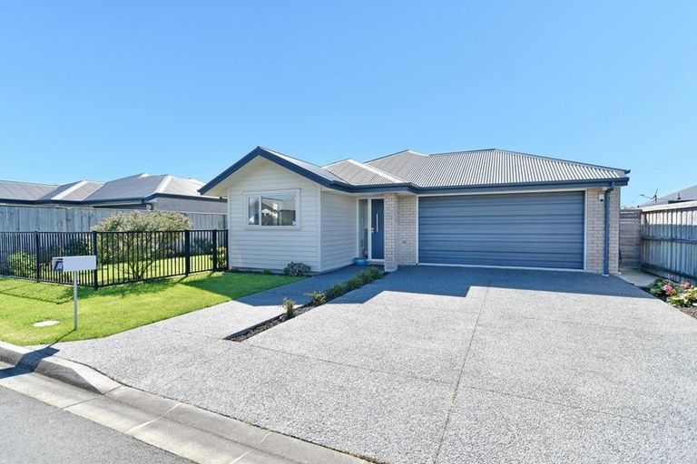 Photo of property in 27 Tutton (pvt) Mews, Rangiora, 7400