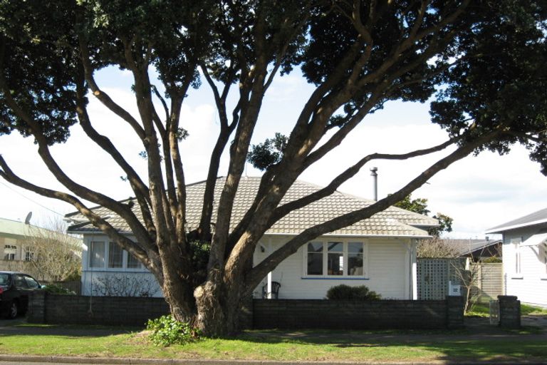 Photo of property in 35 Richmond Street, Fitzroy, New Plymouth, 4312