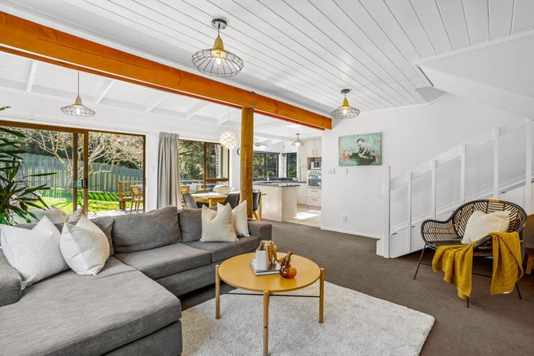 Photo of property in 7 Mahuta Grove, Northcote, Auckland, 0627