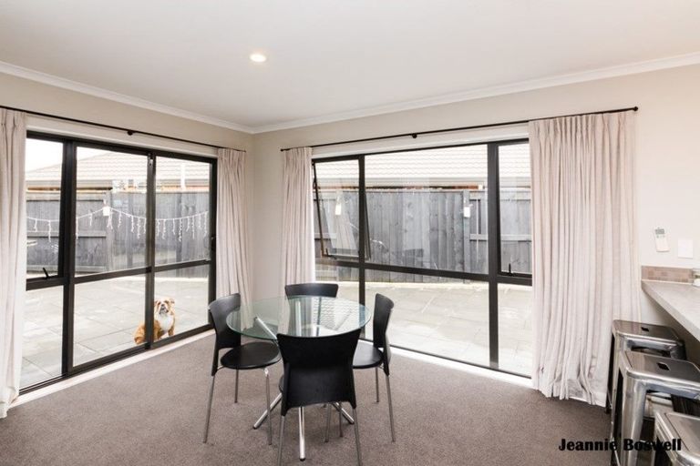 Photo of property in 40 Tennyson Avenue, Kelvin Grove, Palmerston North, 4414