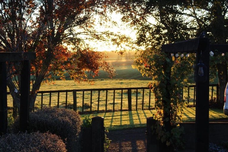 Photo of property in 82 Tikorangi Road, Tikorangi, Waitara, 4383