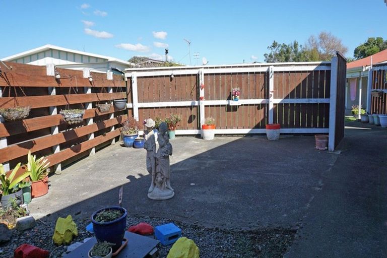 Photo of property in 129 Queen Street West, Levin, 5510