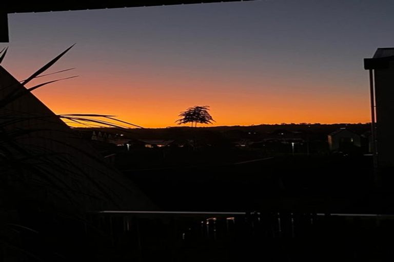 Photo of property in 262 Hobsonville Point Road, Hobsonville, Auckland, 0616