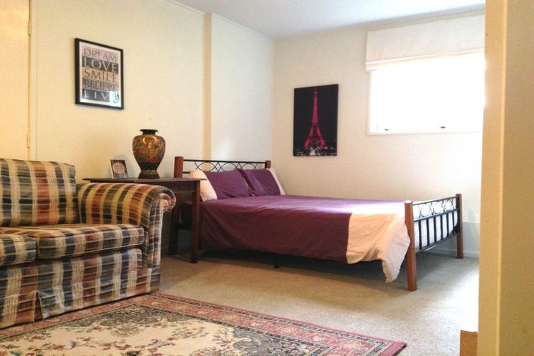 Photo of property in 1/3 Pohutukawa Avenue, Shelly Park, Auckland, 2014