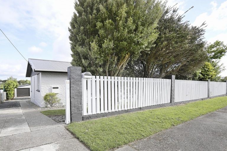 Photo of property in 22 Enniskillen Street, Clifton, Invercargill, 9812