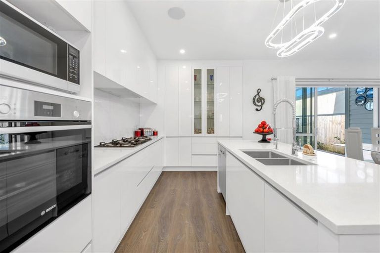 Photo of property in 39 Hikuawa Road, Flat Bush, Auckland, 2019