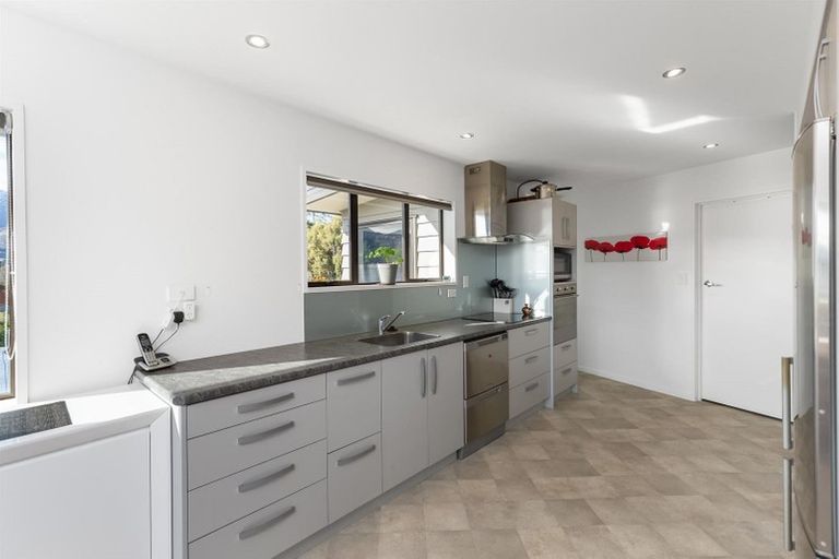 Photo of property in 283 Lakeview Terrace, Lake Hawea, Wanaka, 9382