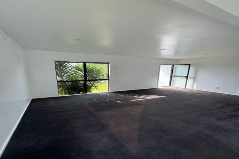 Photo of property in 1/83 Luanda Drive, Ranui, Auckland, 0612
