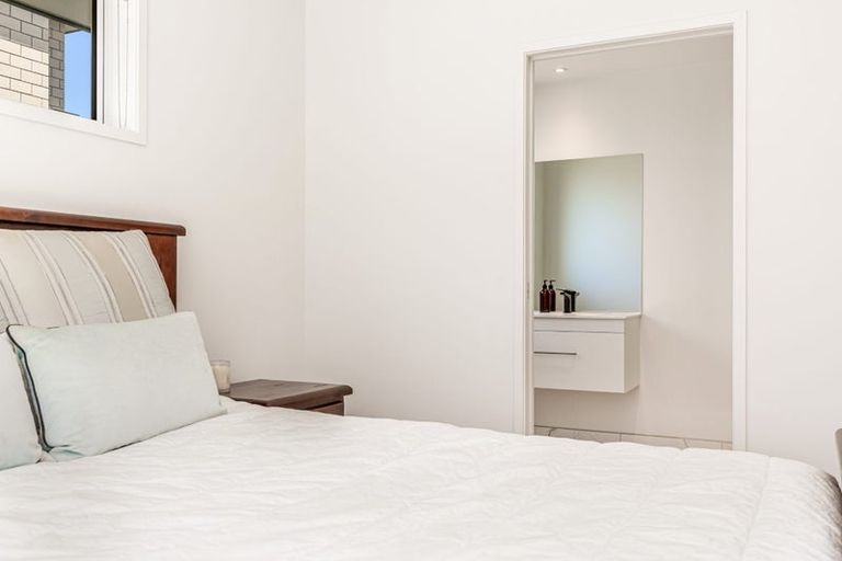 Photo of property in 36 Accolage Boulevard, Kumeu, 0810