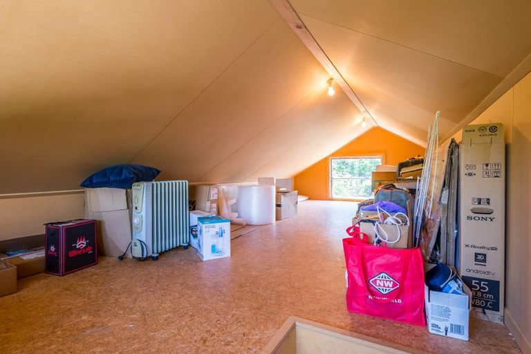 Photo of property in 16 Renown Road, Raumati South, Paraparaumu, 5032